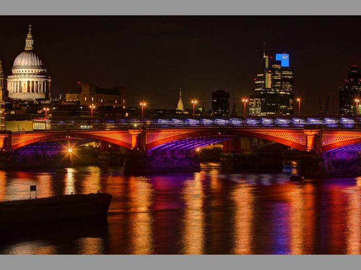 London's Bridges to Retain Olympic Lighting Schemes_3